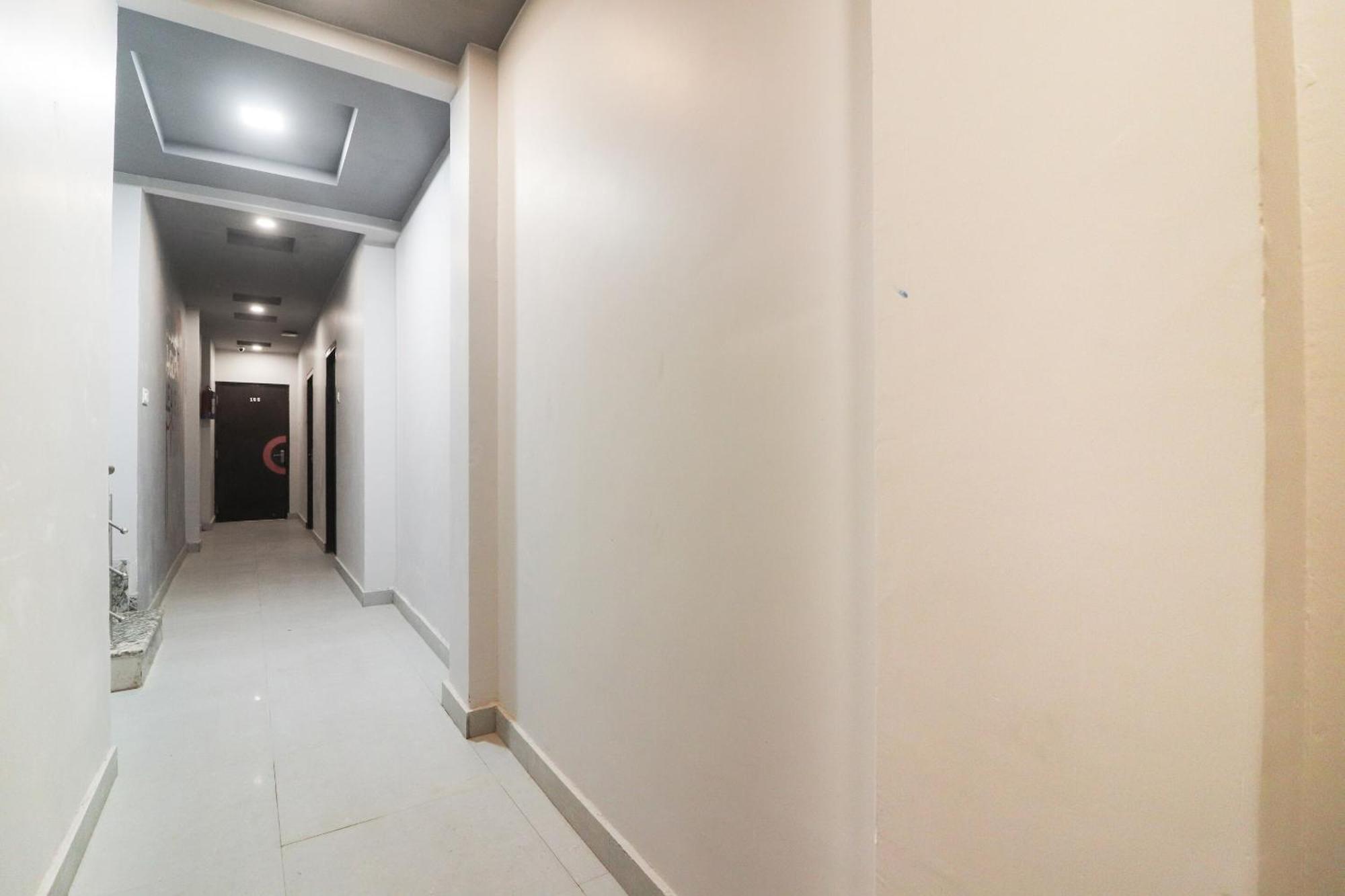 Hotel Super Collection O Sonica Gold Civil Lines Prayagraj Exterior foto