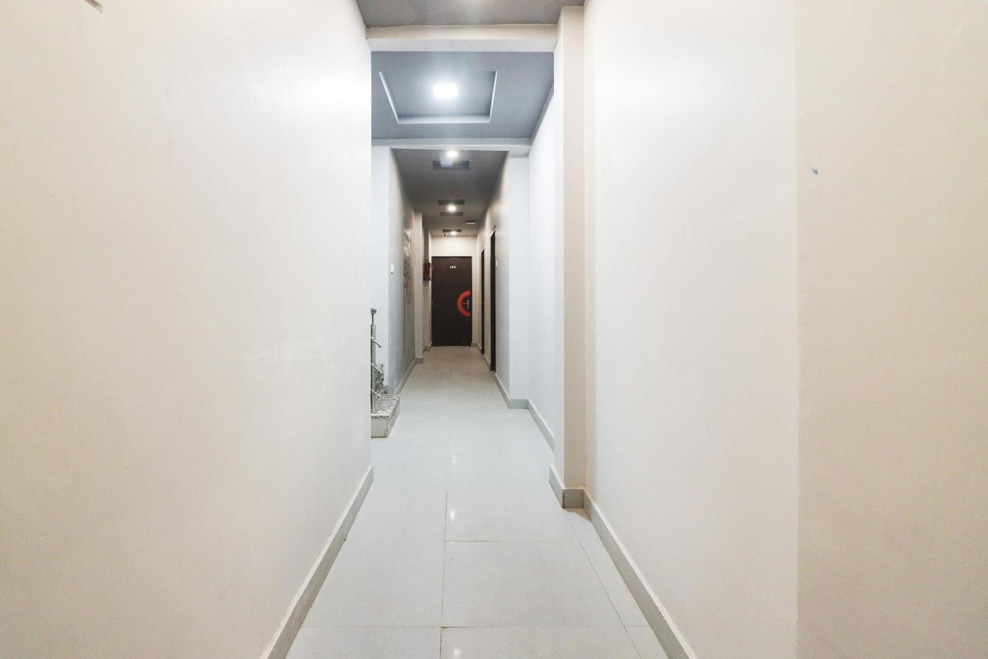 Hotel Super Collection O Sonica Gold Civil Lines Prayagraj Exterior foto